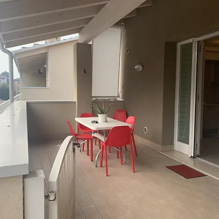 Le Noir Apartment *