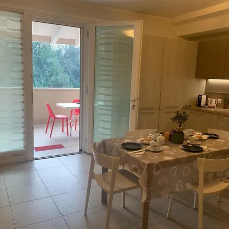 Le Noir Apartment