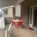 Le Noir Apartment *